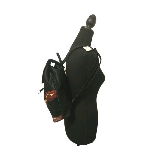 NWT OOVOO Le Thi Hong Tu Hand Embroidered Silk & Leather Asian Backpack 12x14x4 main image 10